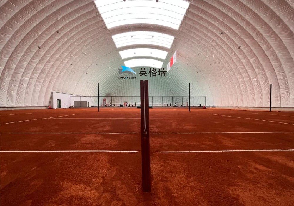 黄瓜视频网站网球馆太舒适了，温度舒服而且无风，可以一年四季保持网球练习